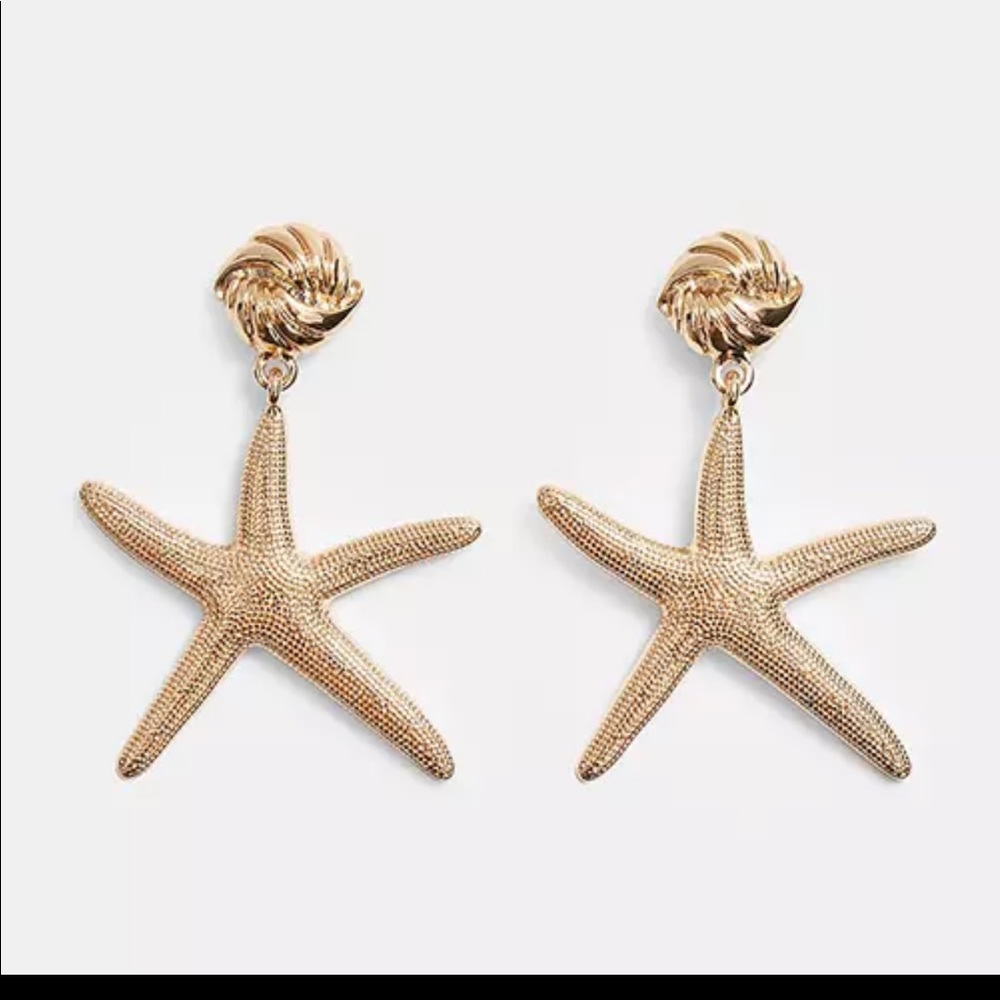 Mermaid Collection 🧜🏻♀️ Gold Sea Stars Earrings - Picture 3 of 5